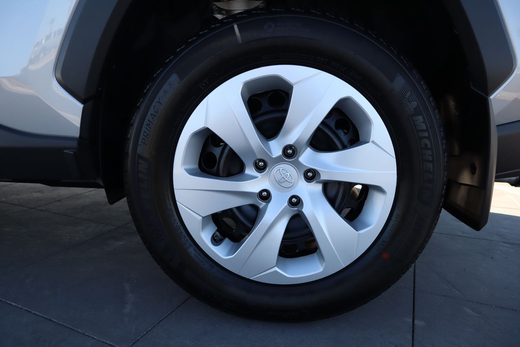 Thumbnail: 2025 Toyota RAV4 - 29