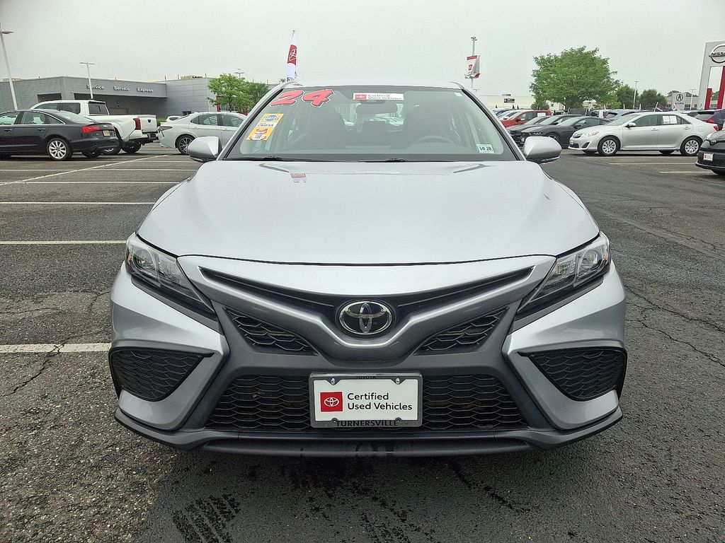 2024 Toyota Camry SE 2