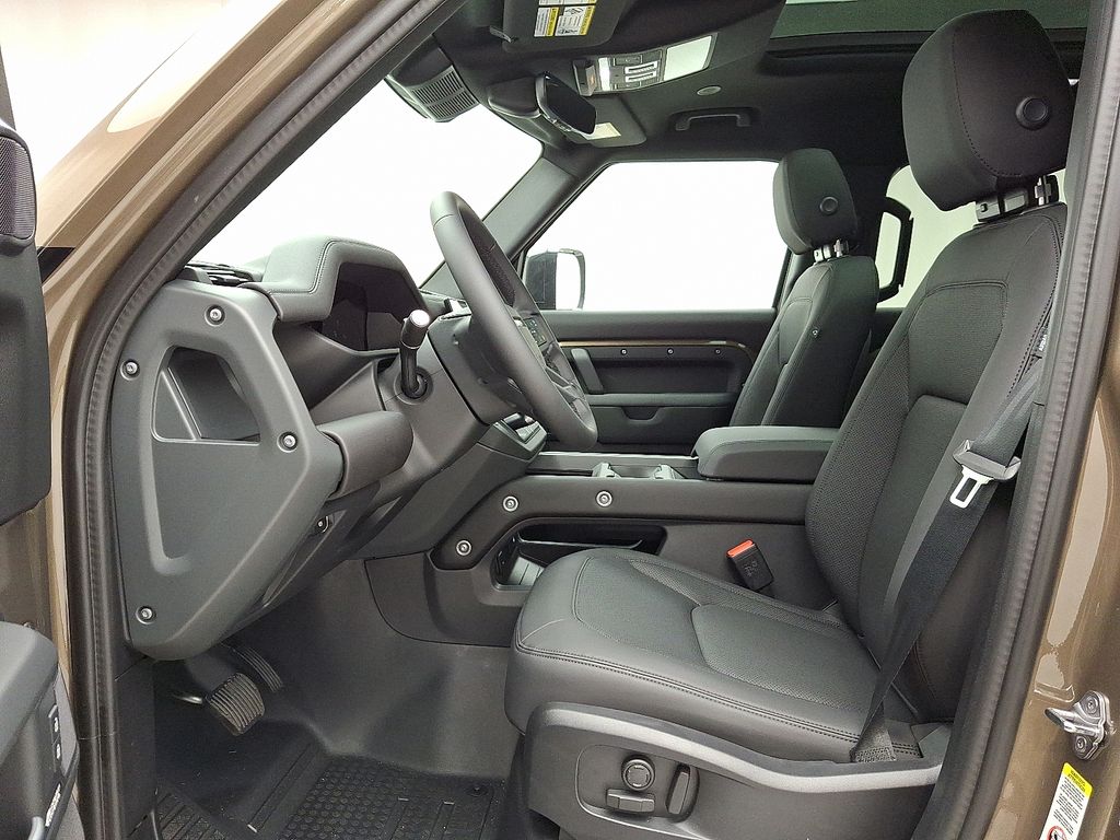 2025 Land Rover Defender 110 7