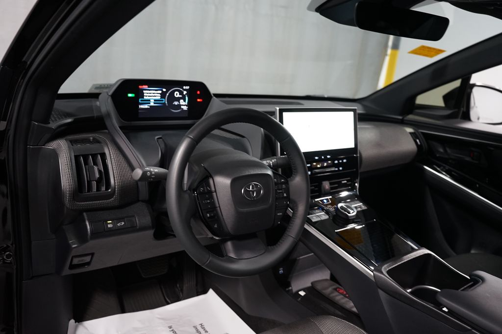 Thumbnail: 2024 Toyota bZ4X - 12