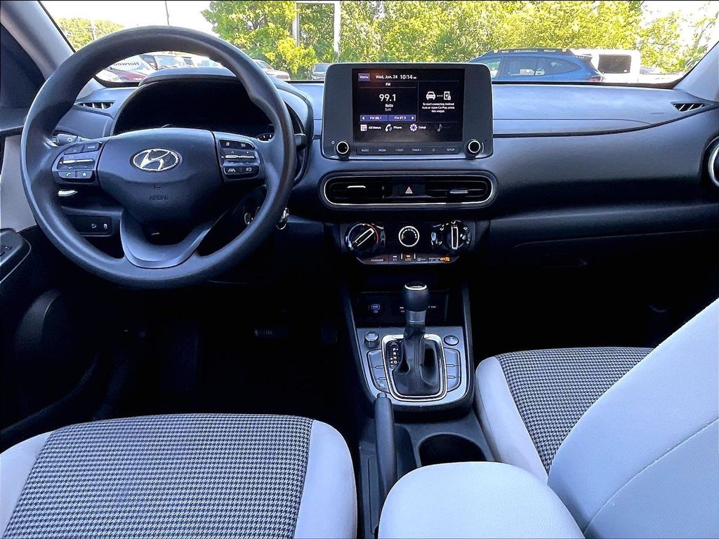 2022 Hyundai Kona — photo 21