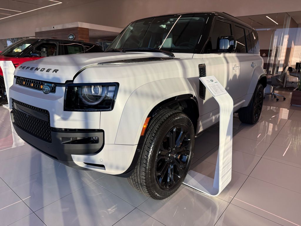 2026 Land Rover Defender 110 P635 OCTA AWD