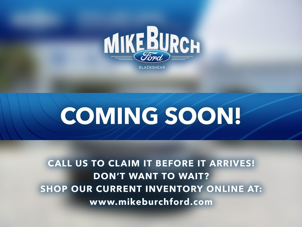 White Metallic 2022 Ford F-350 Super Duty Lariat Crew Cab LB DRW 4WD Pickup Truck Four-Wheel Drive Automatic