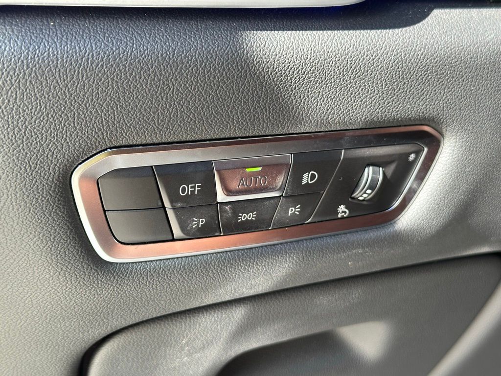 Thumbnail: 2023 BMW X6 - 16