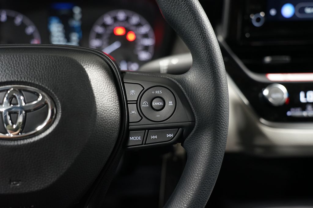2025 Toyota Corolla LE 13