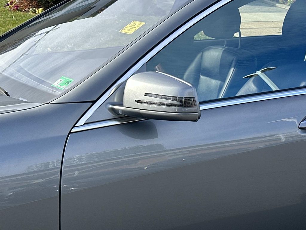 Thumbnail: 2011 Mercedes-Benz S-Class - 13