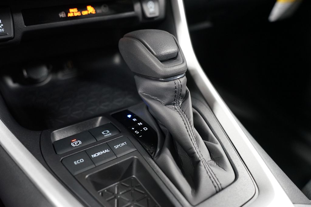 Thumbnail: 2025 Toyota RAV4 - 21