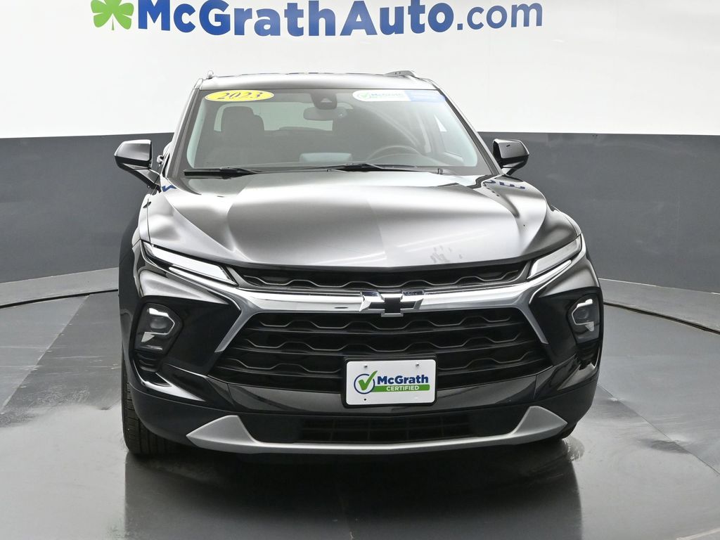 View vehicle photo 4