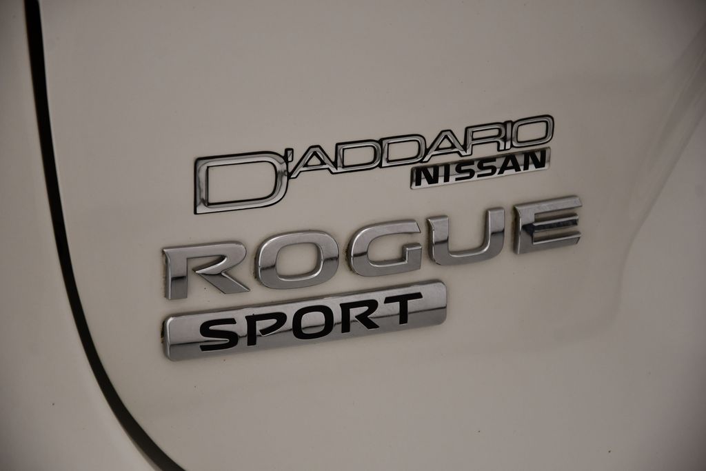 2020 Nissan Rogue Sport SL 9