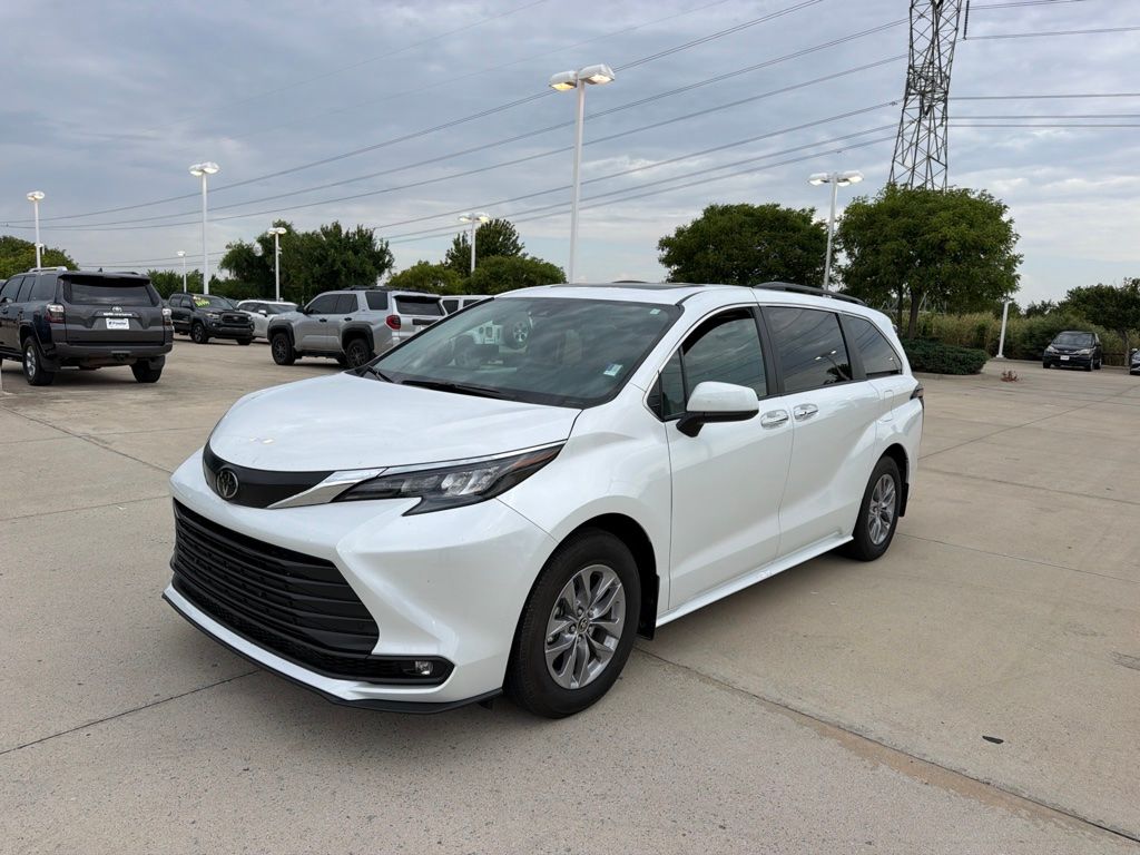 Pearl 2026 Toyota Sienna Minivan Front-Wheel Drive Continuously Variable Transmission