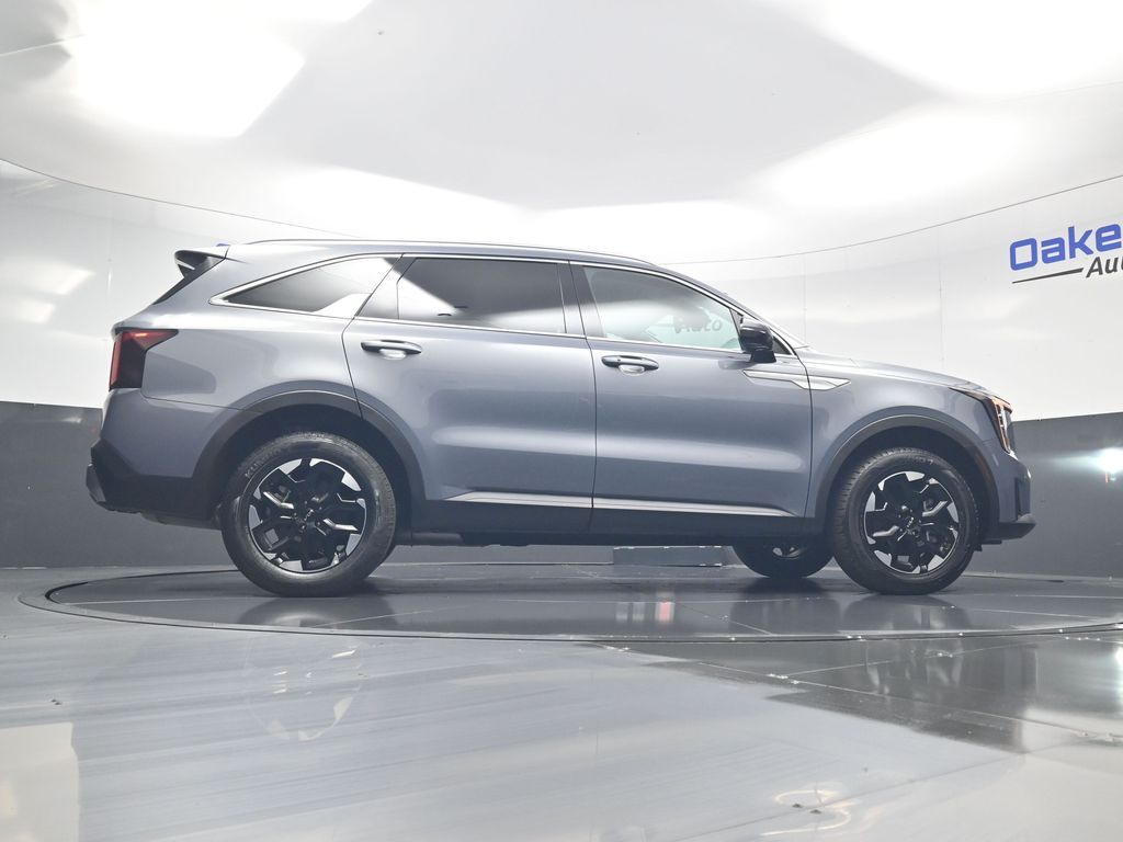 2025 Everlasting Silver Kia Sorento S AWD SUV