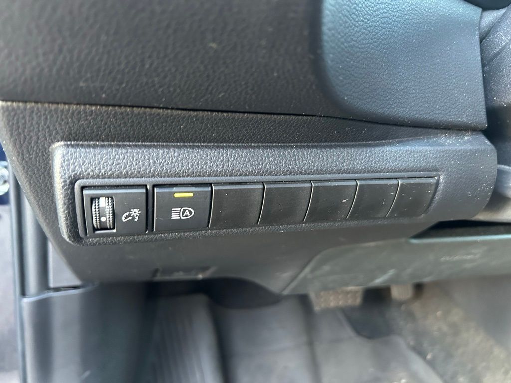 Thumbnail: 2025 Toyota Corolla - 17