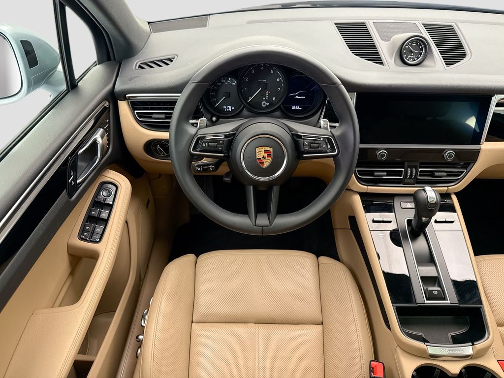 Thumbnail: 2025 Porsche Macan - 12