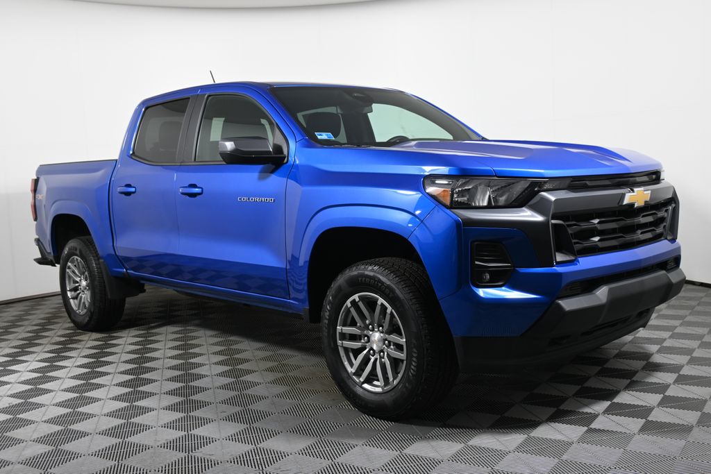 Thumbnail: 2023 Chevrolet Colorado - 8