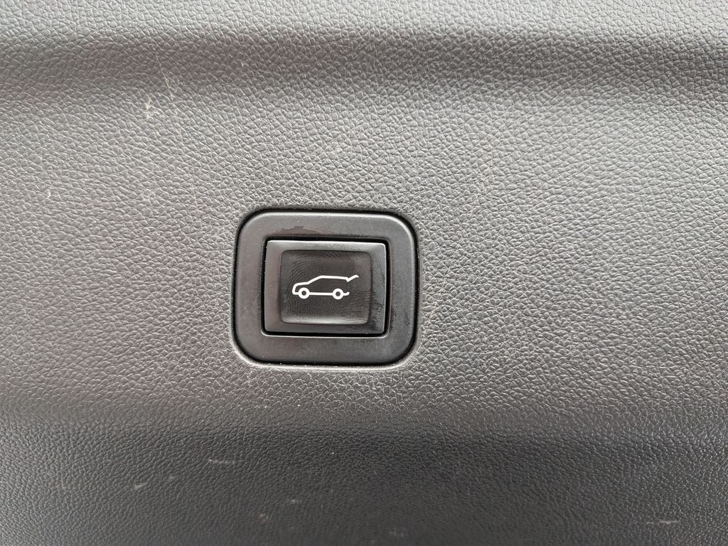 Used 2023 White Chevrolet RST image 24