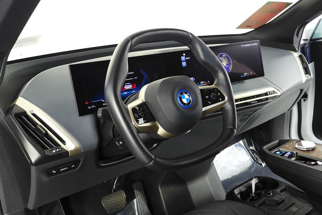 Thumbnail: 2023 BMW iX - 30
