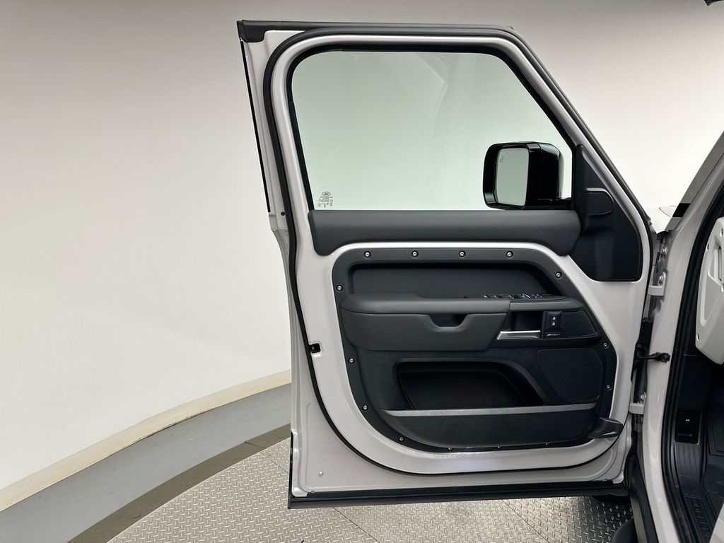 Thumbnail: 2026 Land Rover Defender - 9