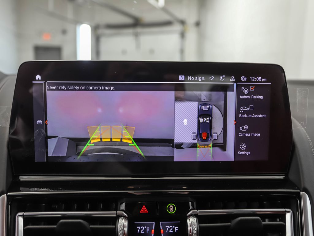 Thumbnail: 2026 BMW 8 Series - 18