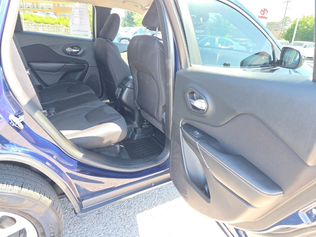 Used 2015 Jeep Cherokee SUV
