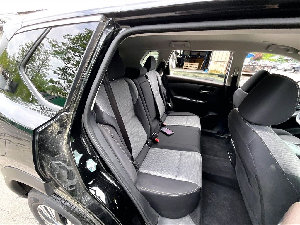 2022 Nissan Rogue — photo 16
