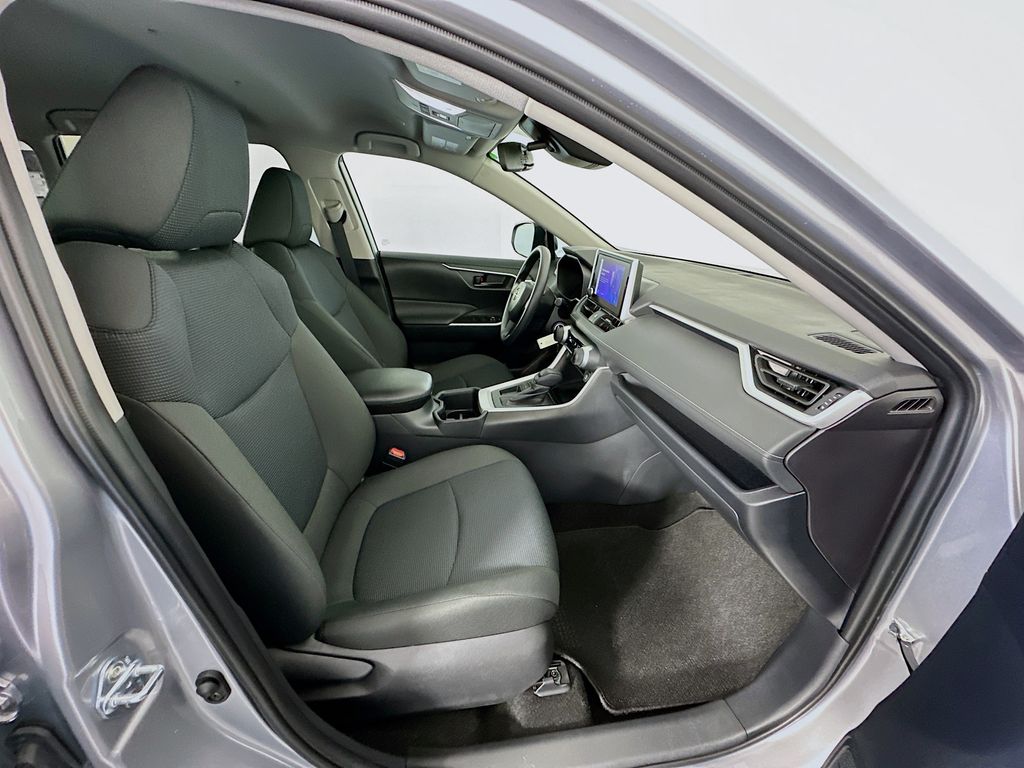 Thumbnail: 2025 Toyota RAV4 - 28