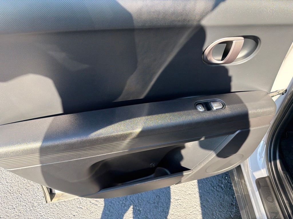 Used 2025 Gray Hyundai SEL image 12