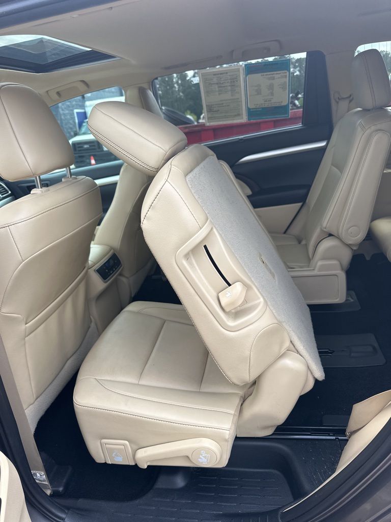 2019 Predawn Gray Mica Toyota Highlander XLE FWD SUV