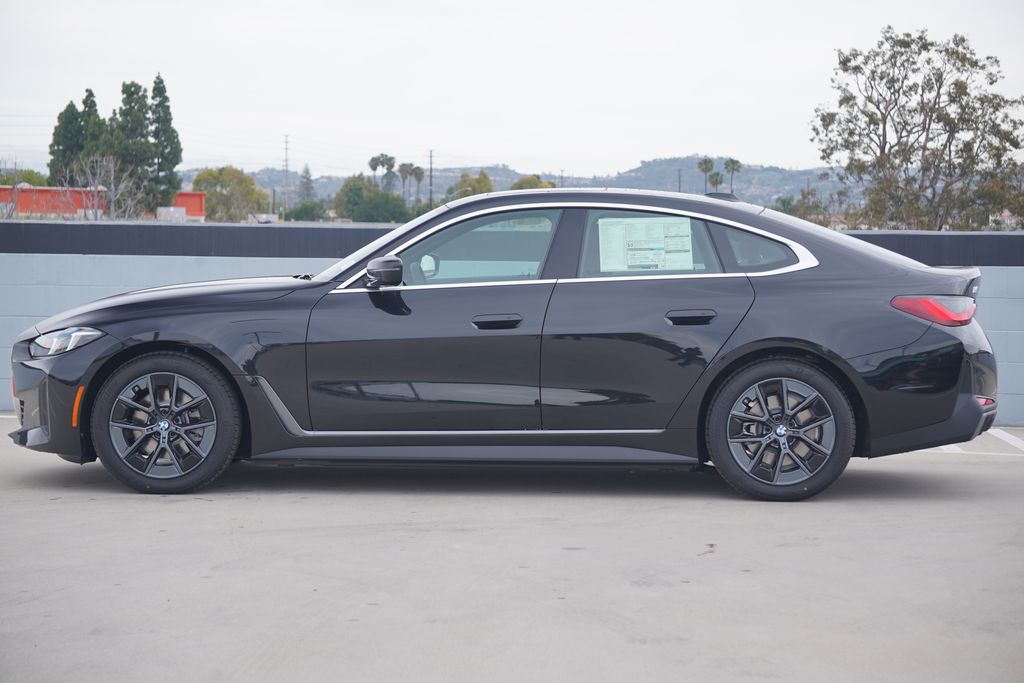 Thumbnail: 2026 BMW i4 - 4