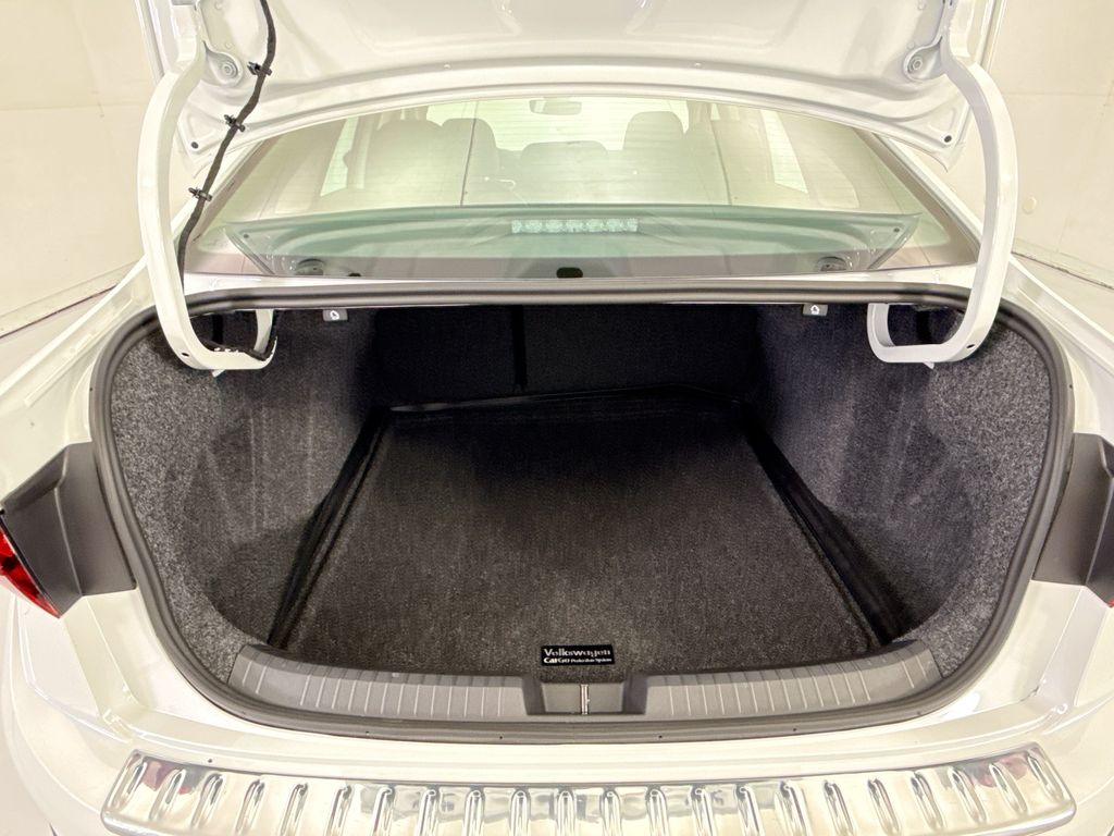 Thumbnail: 2026 Volkswagen Jetta - 26