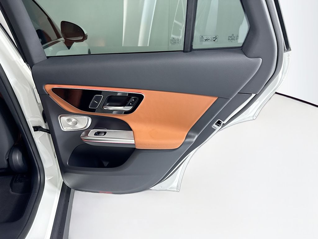 Thumbnail: 2026 Mercedes-Benz GLC - 28