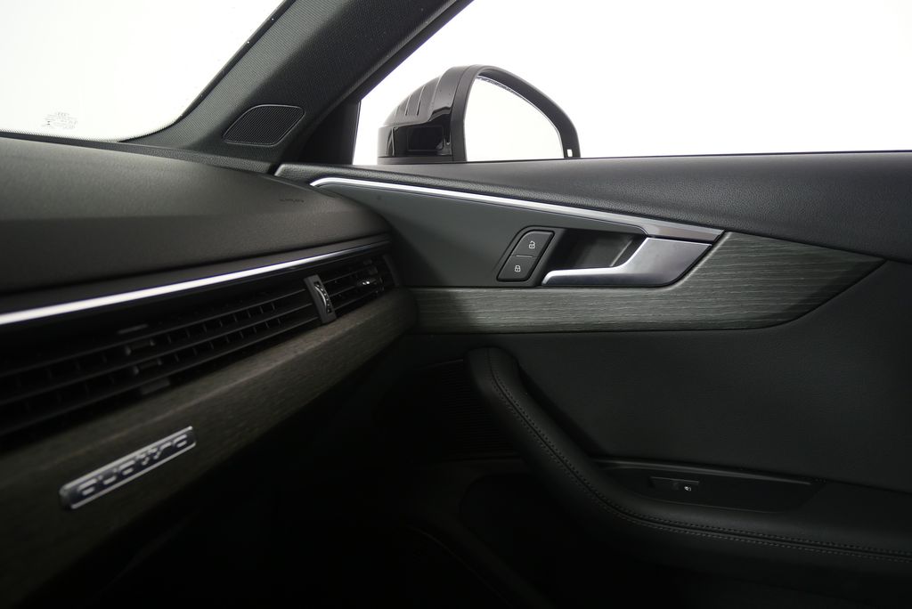Thumbnail: 2019 Audi A4 - 27