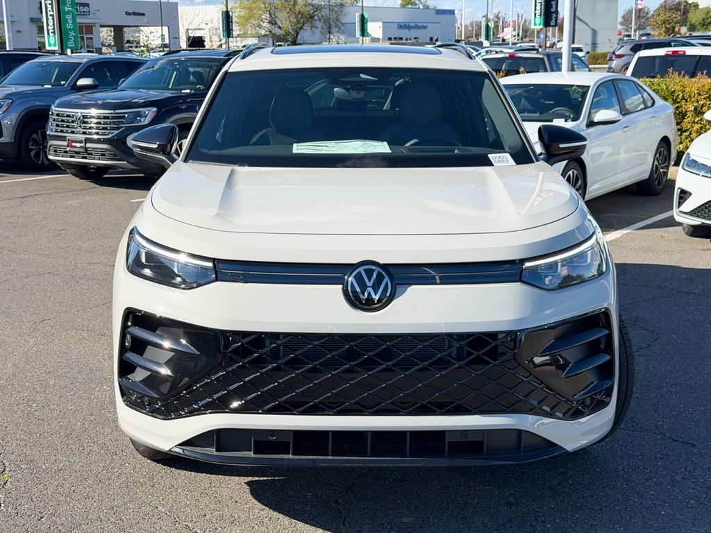 New 2026  Volkswagen 2.0T SE R-Line Black image 4