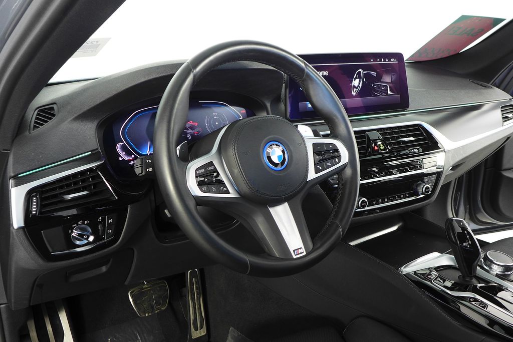 Thumbnail: 2023 BMW 5 Series - 31