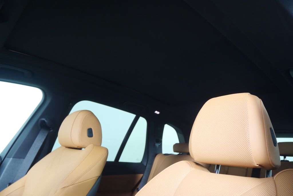 Thumbnail: 2026 BMW X5 - 11