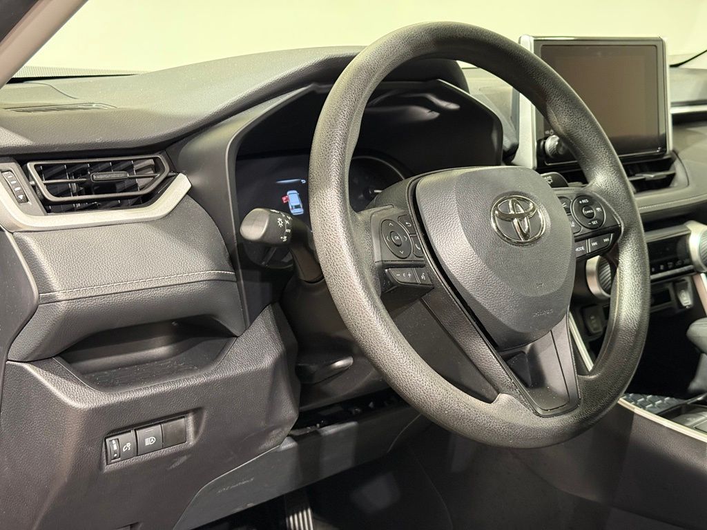 Thumbnail: 2025 Toyota RAV4 - 17