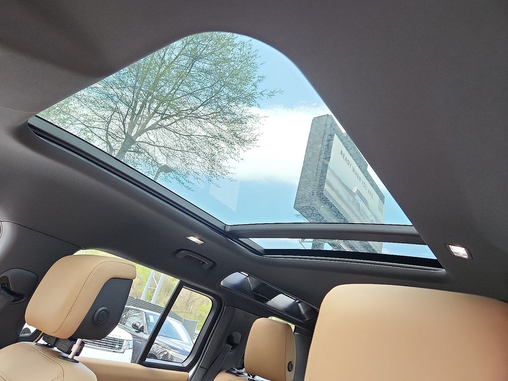 2025 Land Rover Defender 110 9
