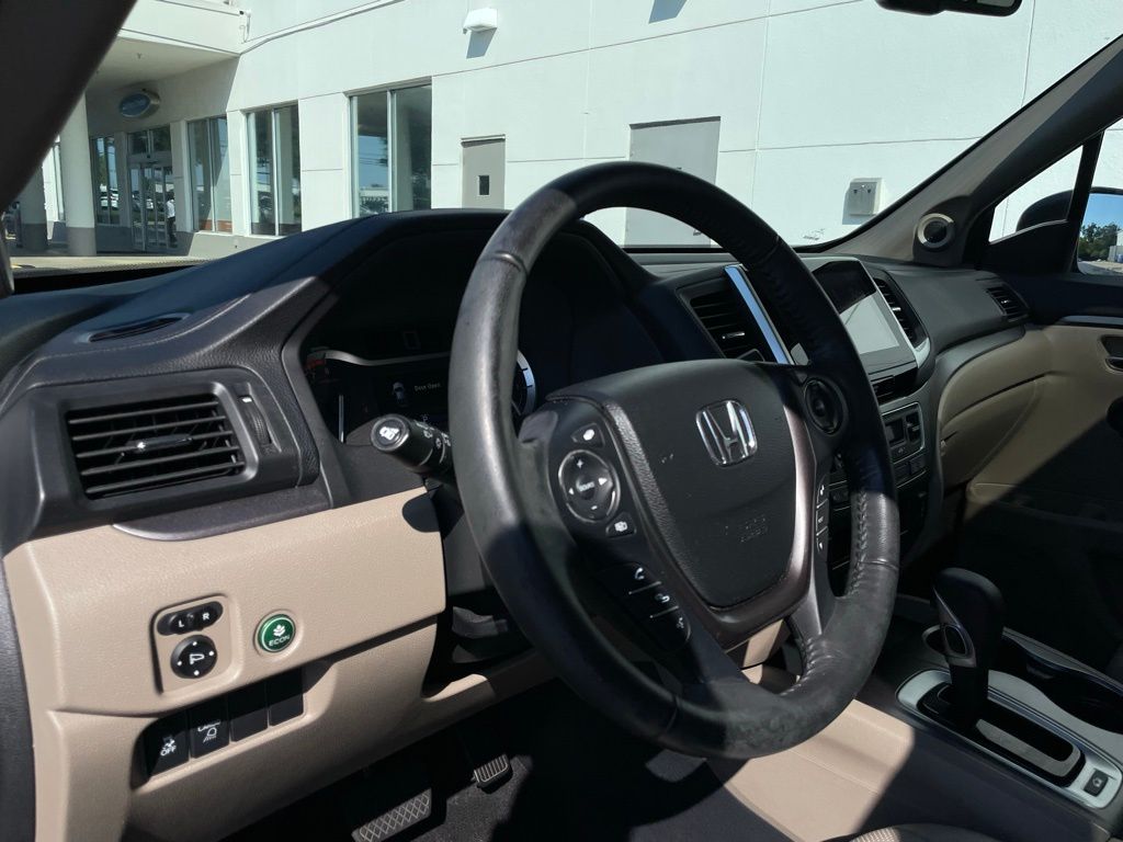 Thumbnail: 2019 Honda Ridgeline - 30
