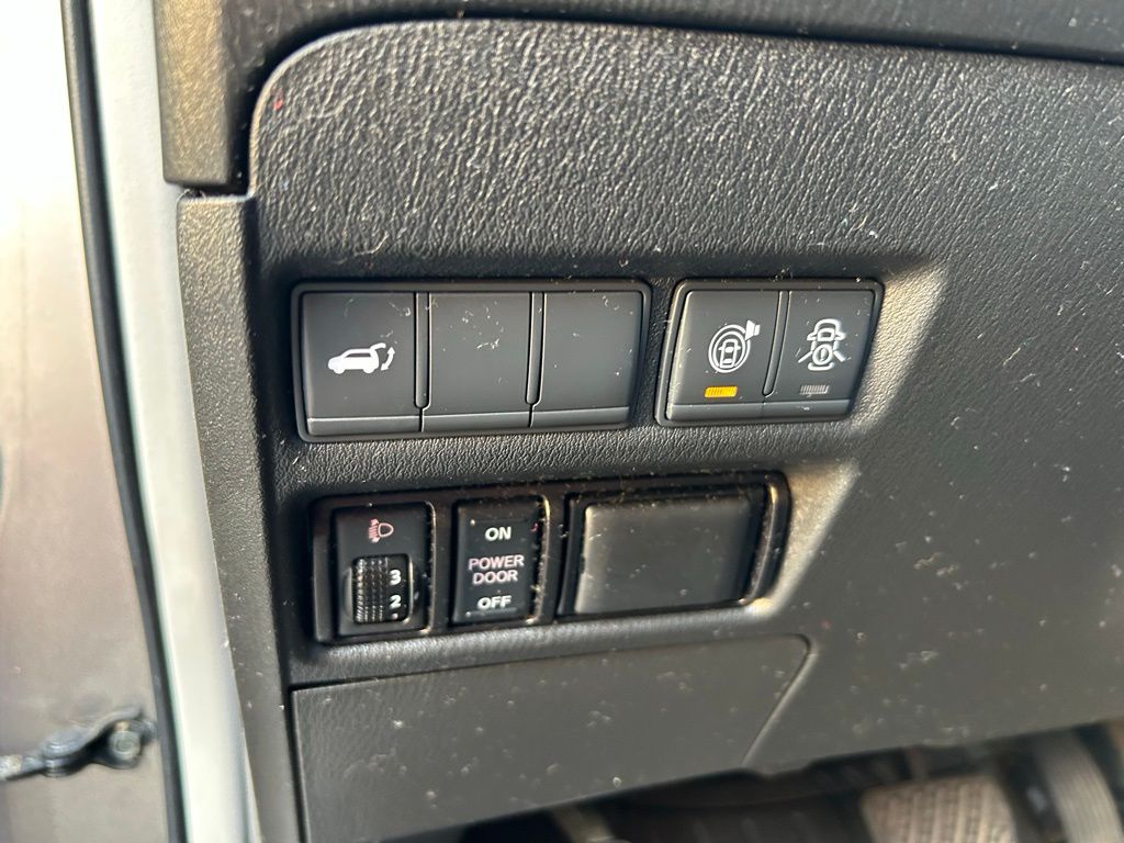 Thumbnail: 2019 Nissan Armada - 19