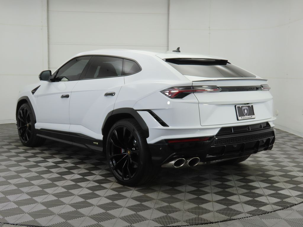 Thumbnail: 2023 Lamborghini Urus - 7