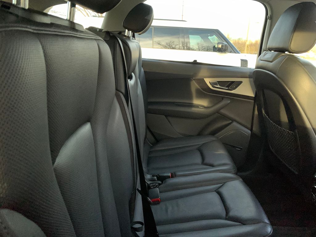 Thumbnail: 2019 Audi Q7 - 11