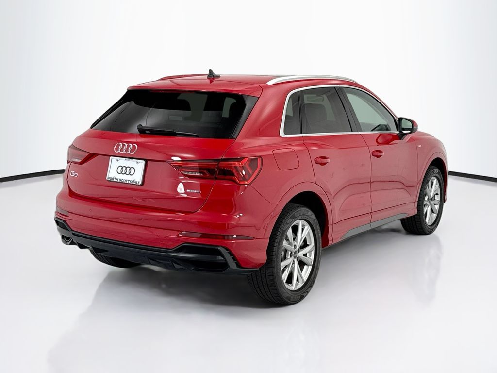 Thumbnail: 2021 Audi Q3 - 5