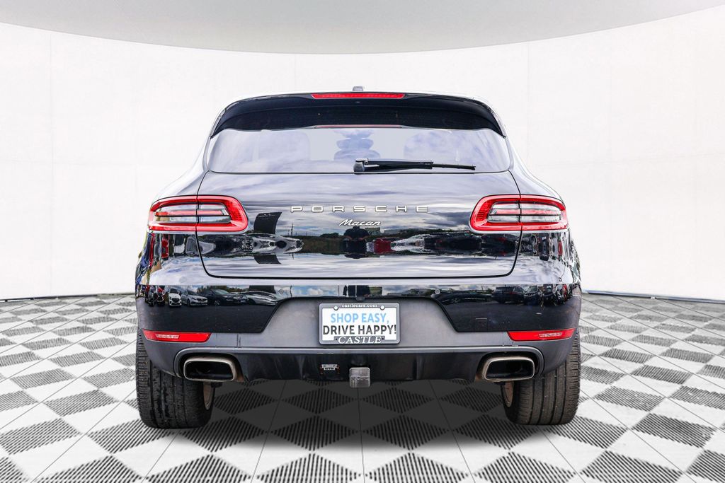 2018 Porsche Macan Base 10