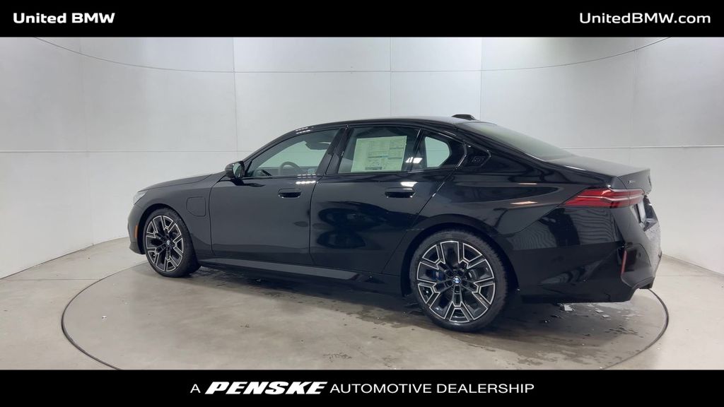 Thumbnail: 2026 BMW 5 Series - 6