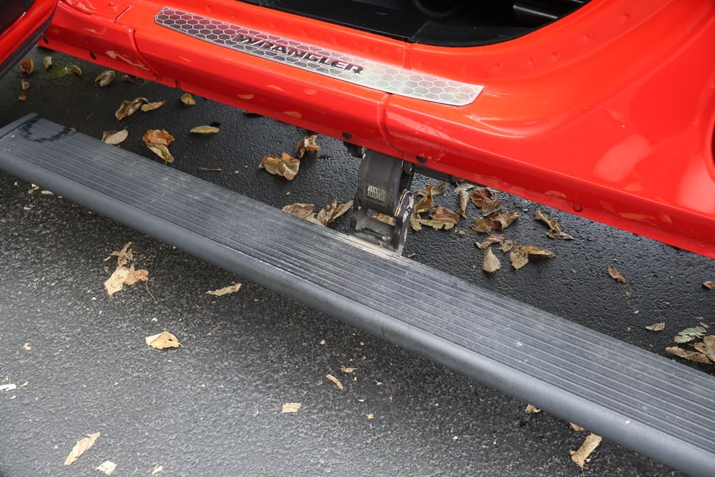 Thumbnail: 2019 Jeep Wrangler - 13