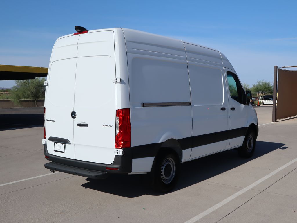 Thumbnail: 2026 Mercedes-Benz Sprinter - 5
