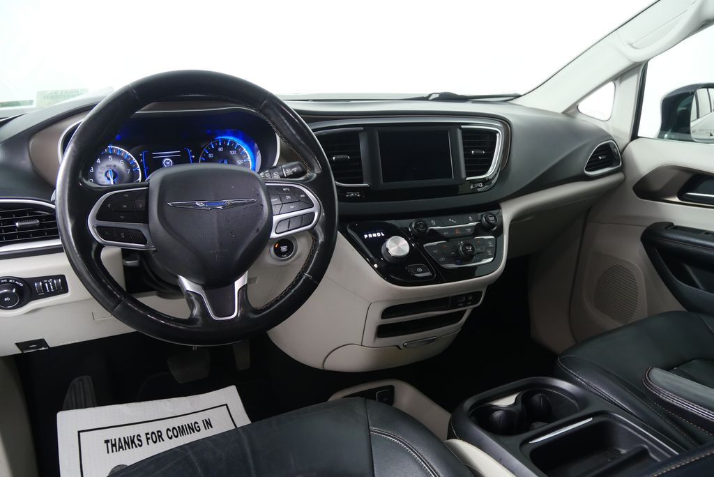 Thumbnail: 2019 Chrysler Pacifica - 18