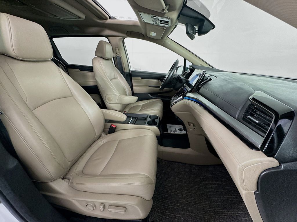 Used Car 2021 Honda Odyssey  Touring For Sale Under $30,000 In Austin, Texas