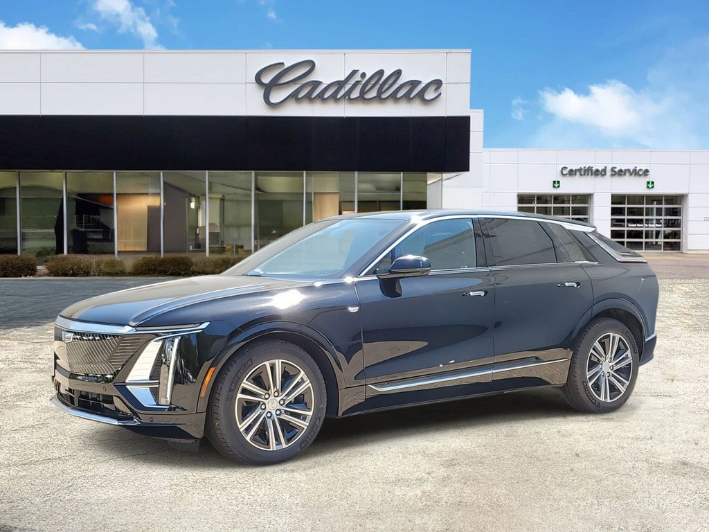 2024 Cadillac LYRIQ Luxury 2