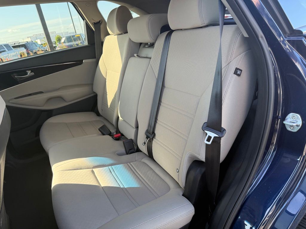 Thumbnail: 2019 Kia Sorento - 10