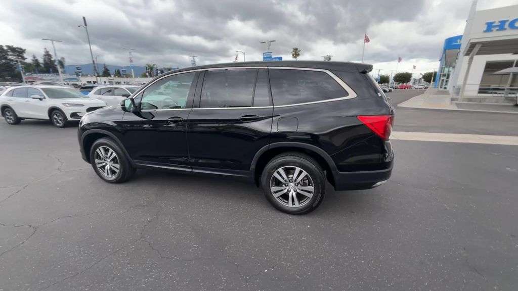 Thumbnail: 2017 Honda Pilot - 6